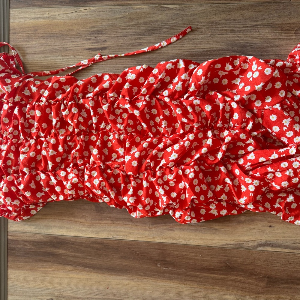 Red Floral Ruched Top - Picture 3 of 4